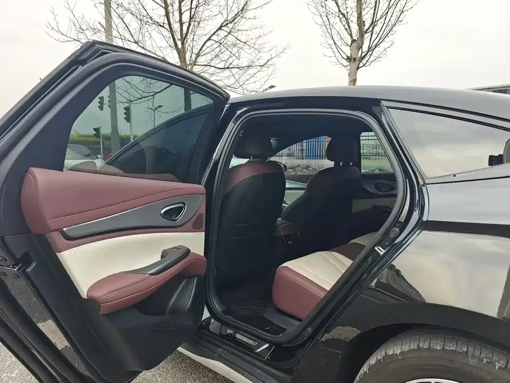 BYD Seal — фото 2