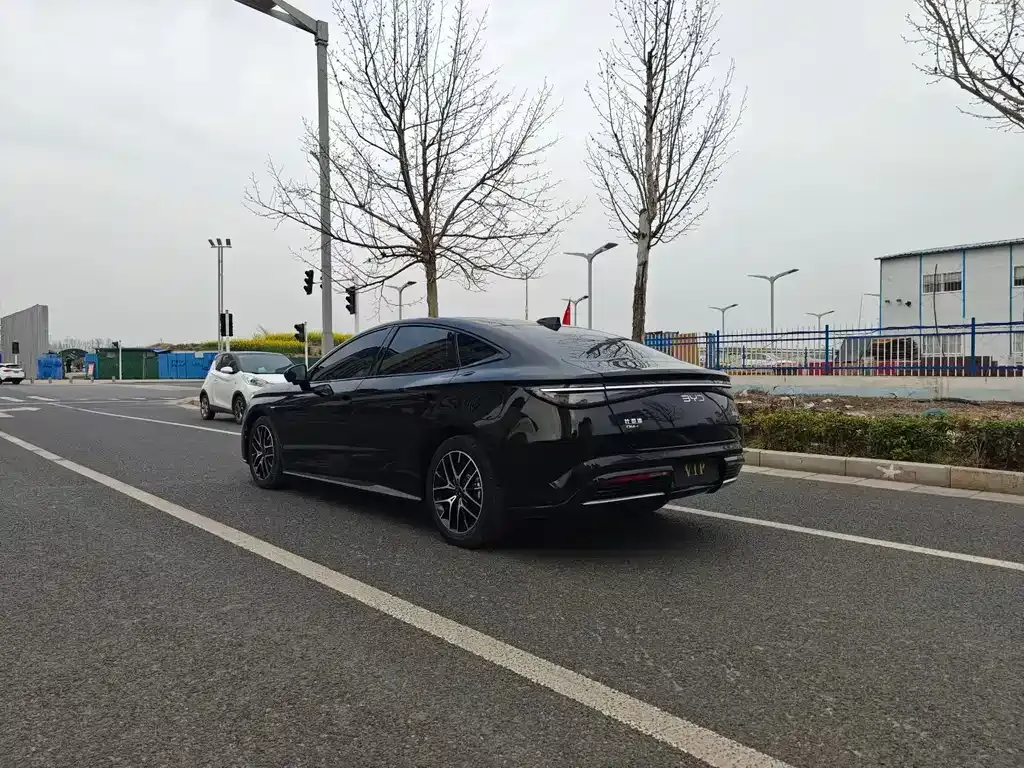 BYD Seal — фото 8