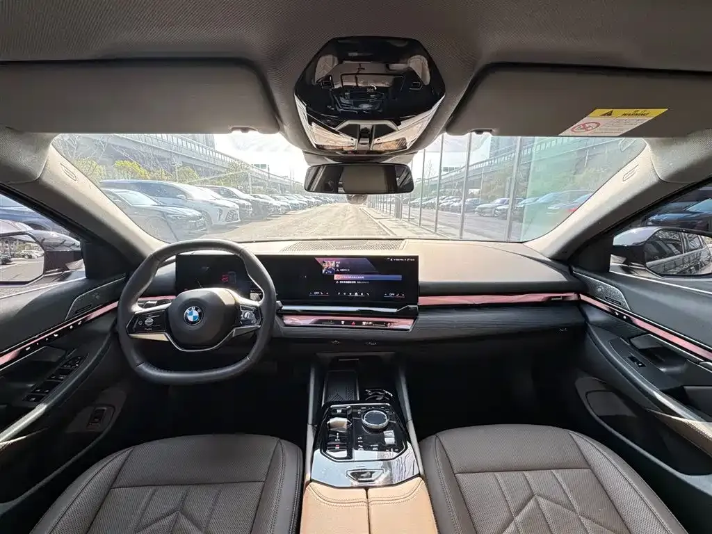 BMW 5 Series 2024 из CN, фото 2