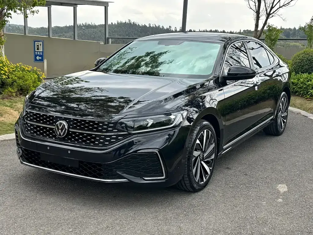 Volkswagen Passat 2023 из CN, фото 1