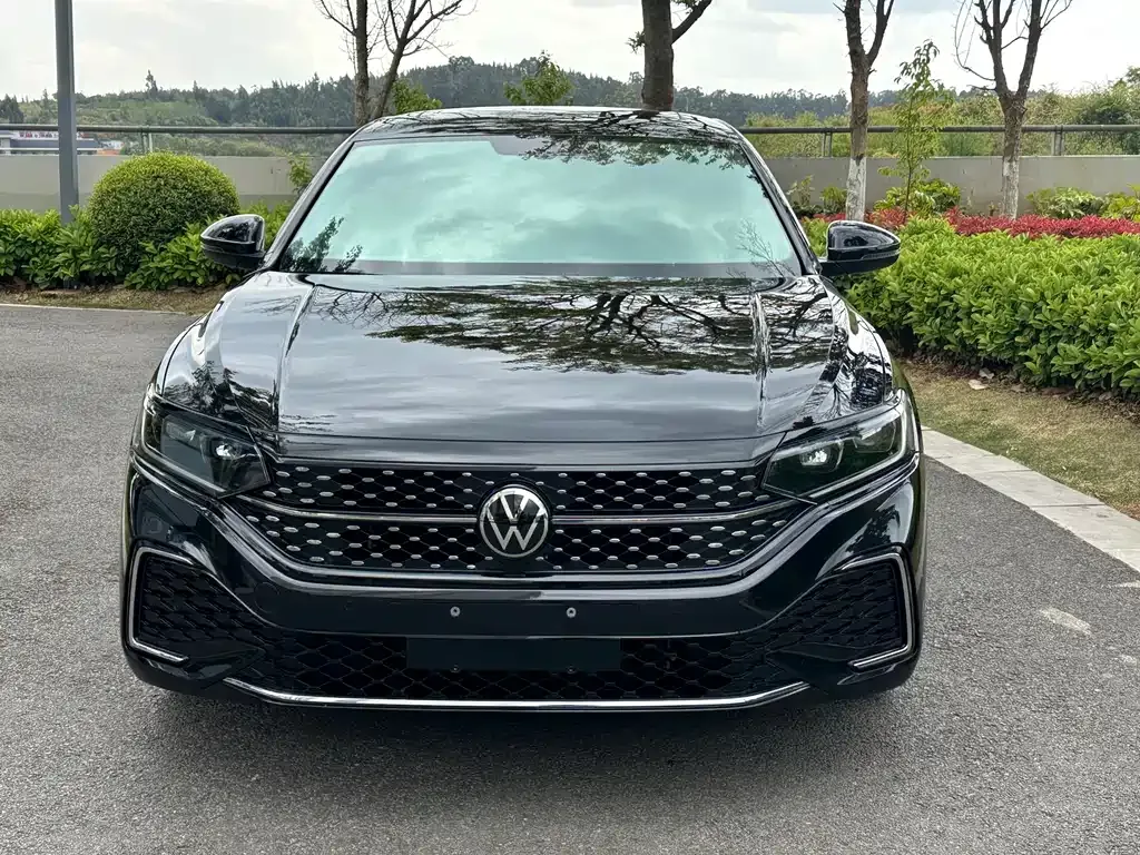 Volkswagen Passat 2023 из CN, фото 4