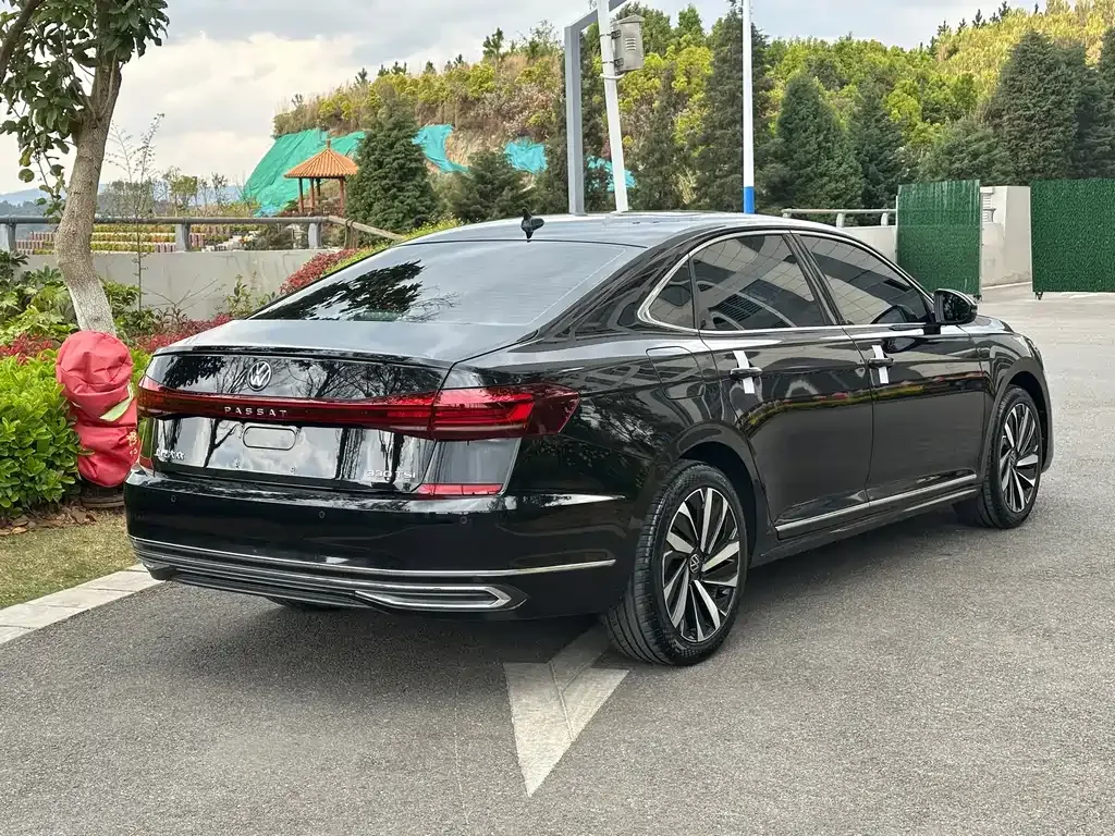 Volkswagen Passat 2023 из CN, фото 7