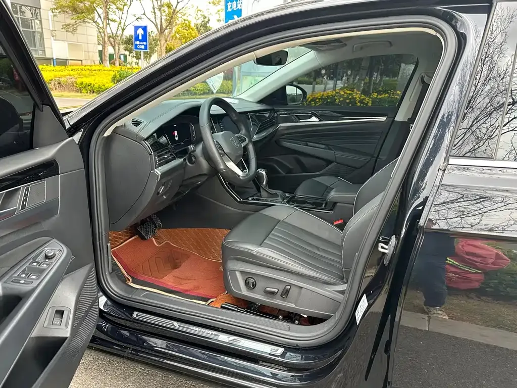 Volkswagen Passat 2023 из CN, фото 9