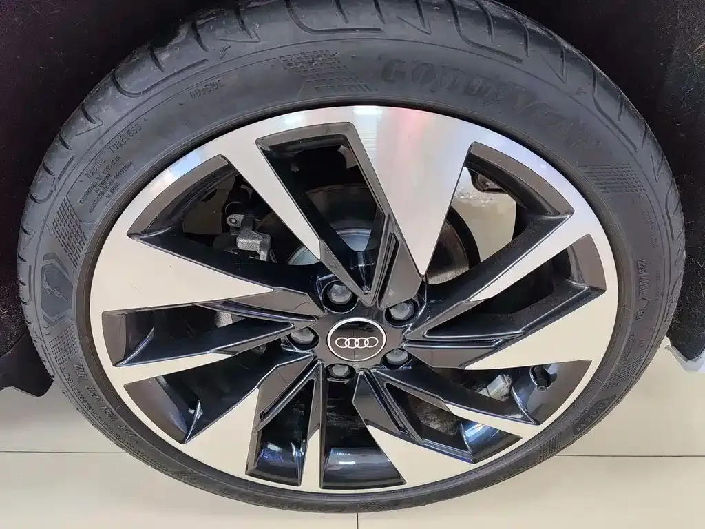 Audi A3 2023 из CN, фото 5