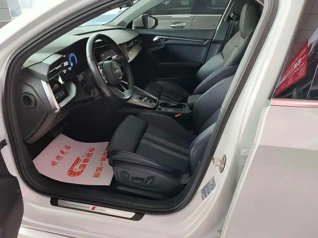 Audi A3 2023 из CN, фото 7