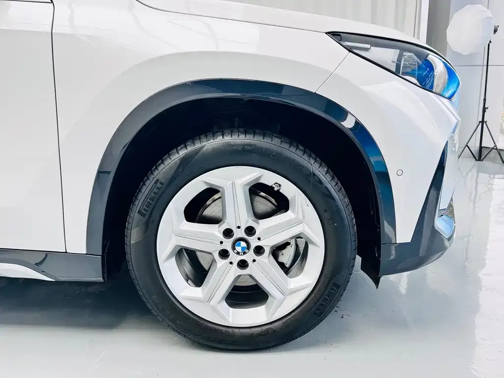 BMW X1 — фото 9