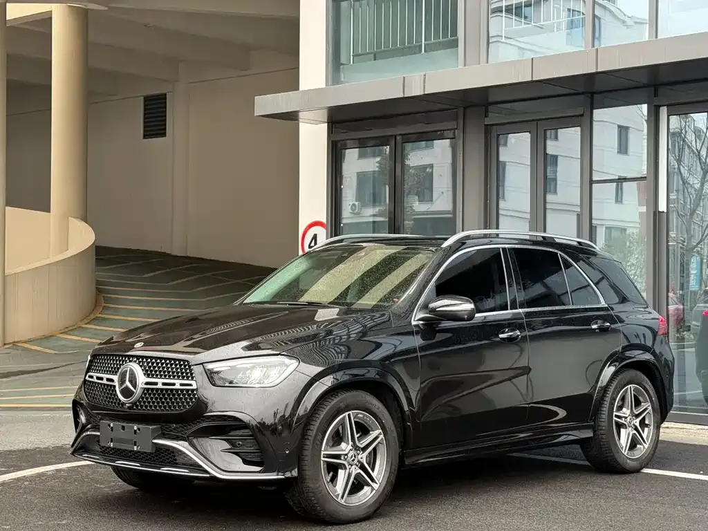 Mercedes-Benz GLE — фото 1
