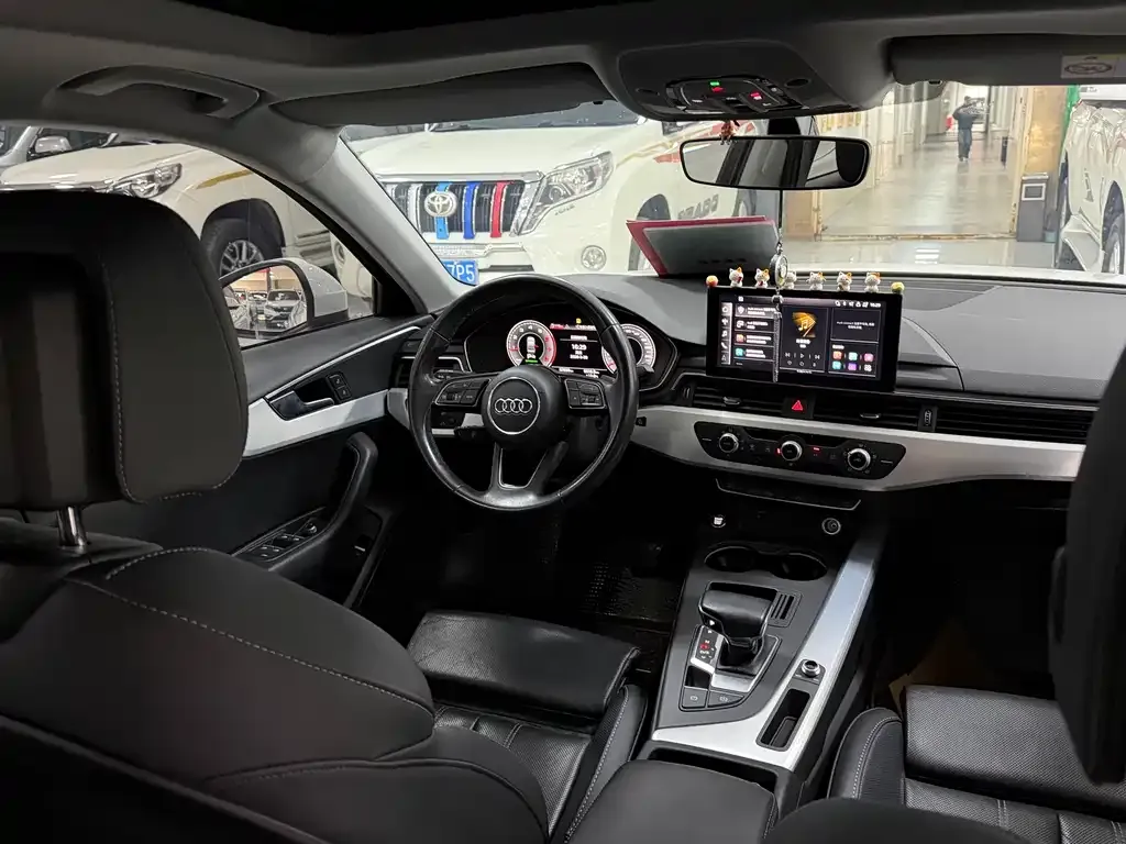 Audi A4L 2023 из CN, фото 4