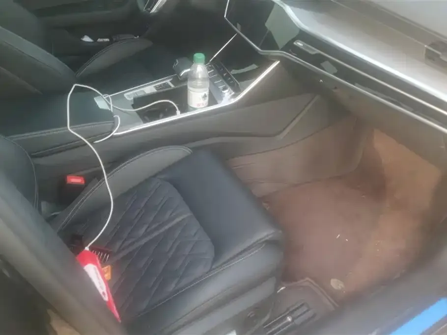 Audi A6L 2025 из CN, фото 5