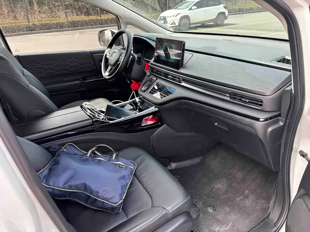 Honda Elysion 2023 из CN, фото 9