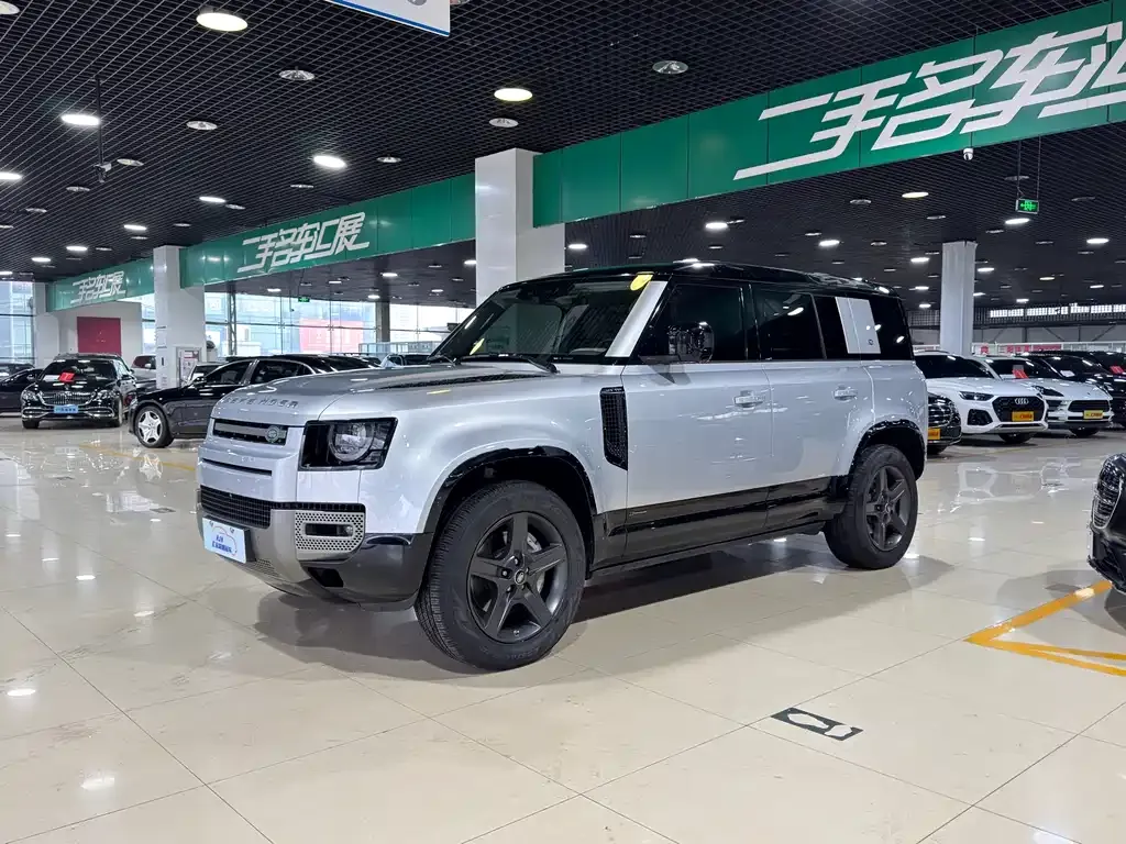 Land Rover Defender — фото 1
