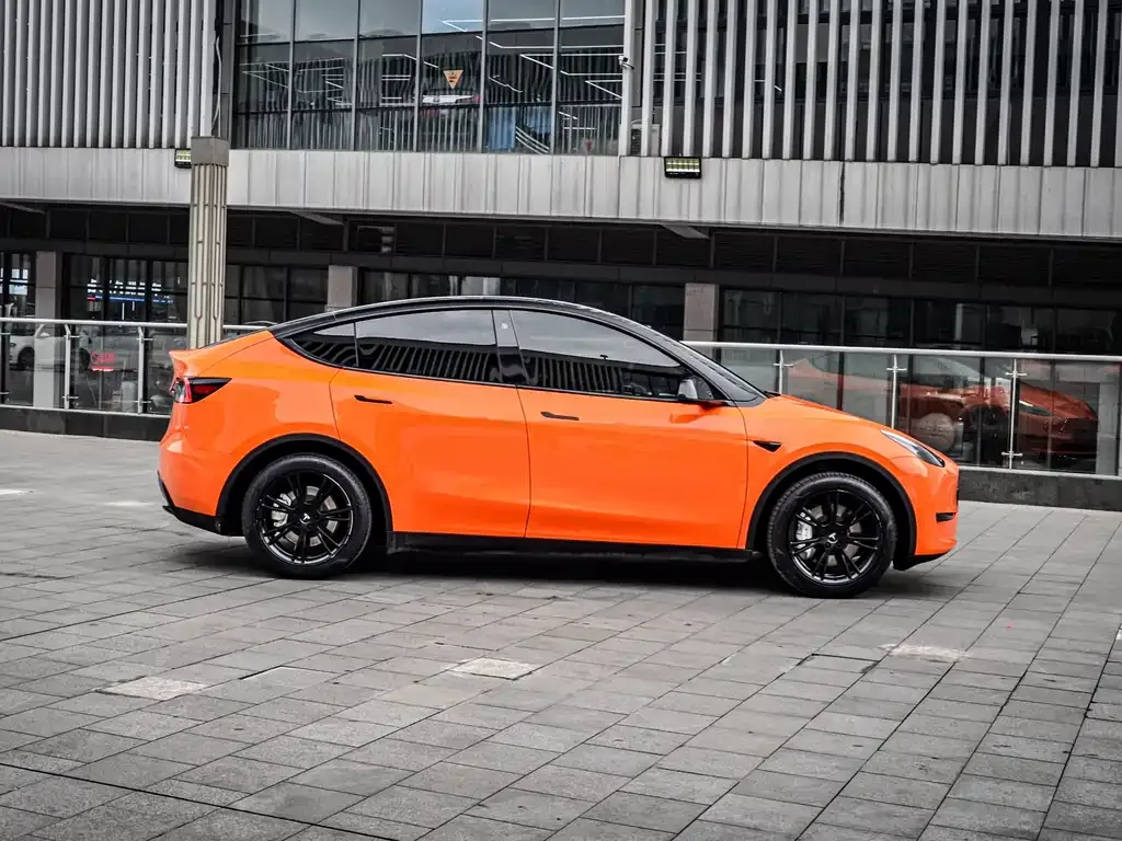 Tesla Model Y — фото 8