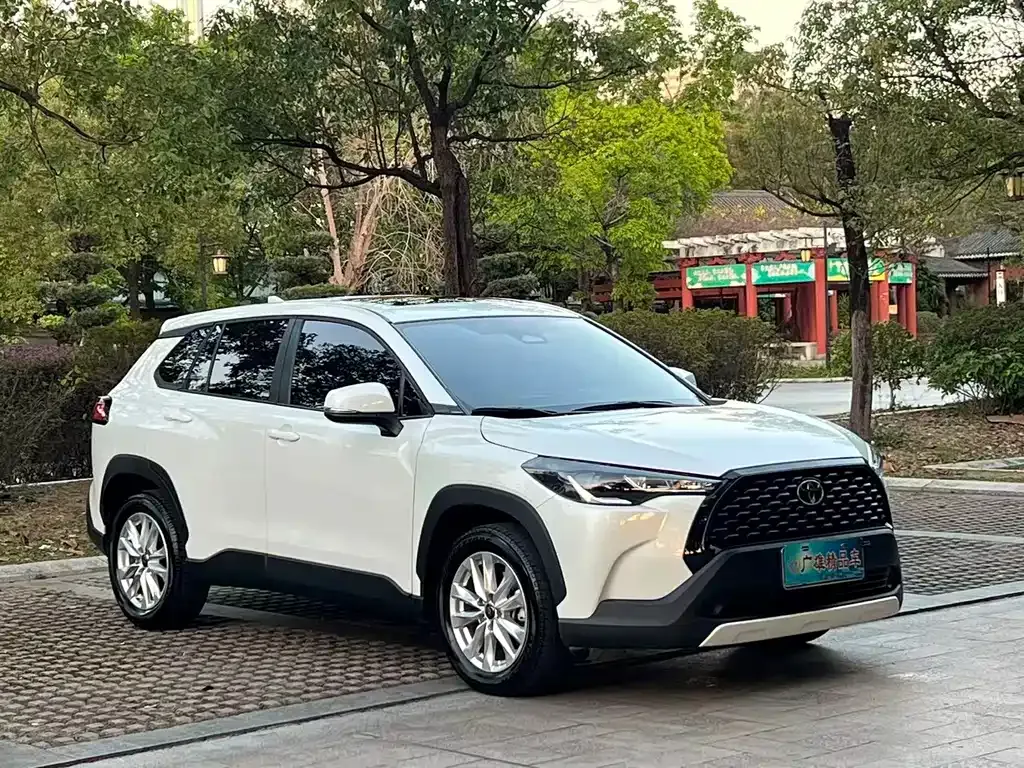 Toyota Corolla Cross — фото 1