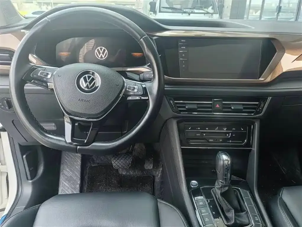 Volkswagen Tharu — фото 9