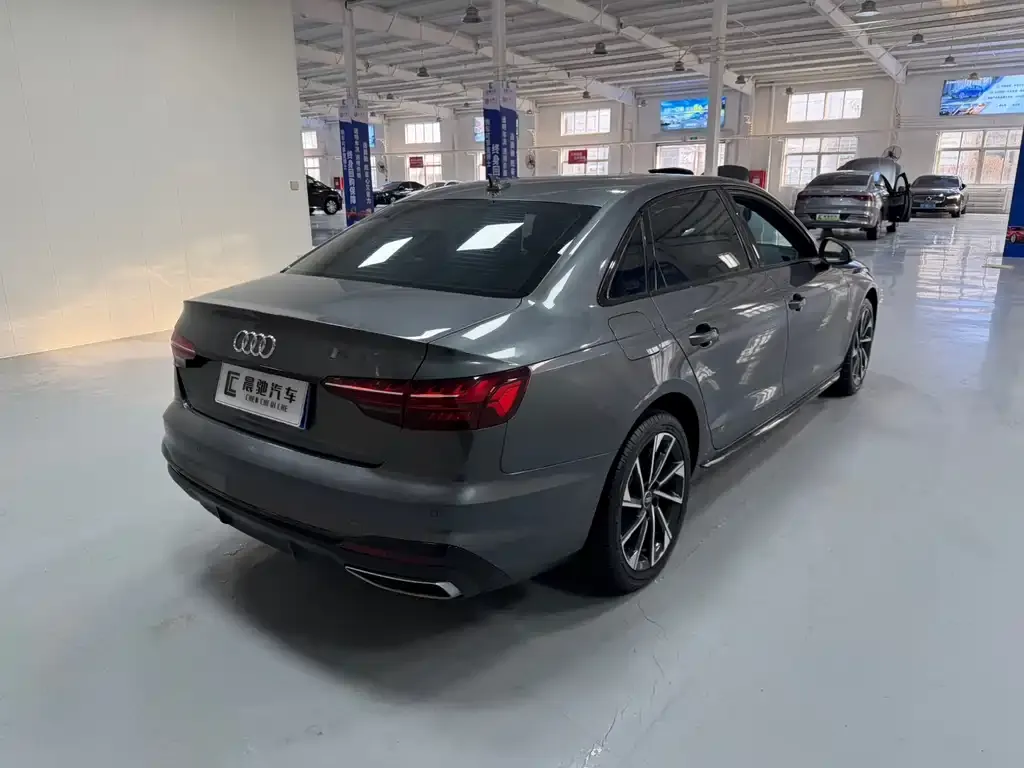 Audi A4L 2024 из CN, фото 7