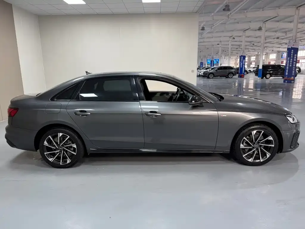 Audi A4L 2024 из CN, фото 9