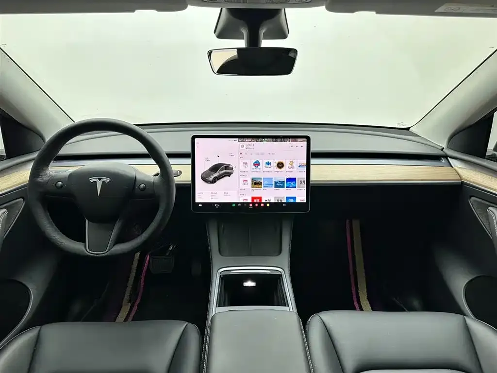 Tesla Model Y — фото 3
