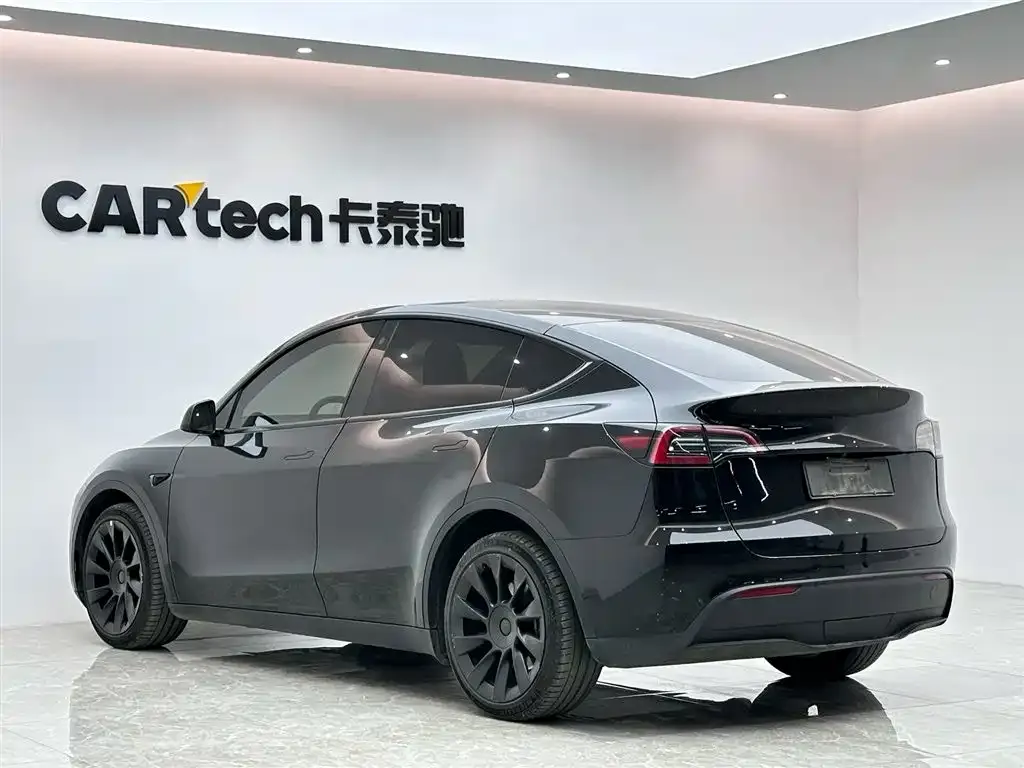 Tesla Model Y — фото 7