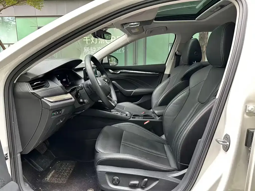 Skoda Octavia 2022 из CN, фото 4