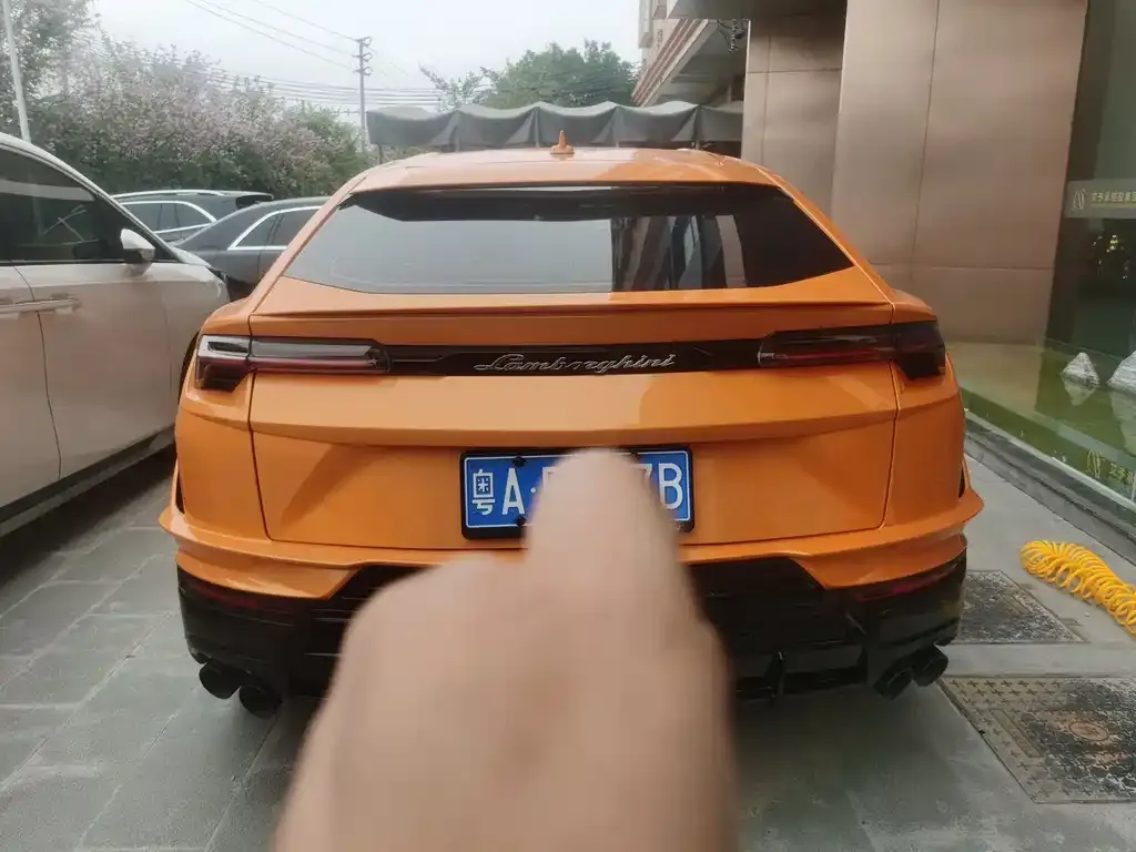 Lamborghini Urus 2023 из CN, фото 9