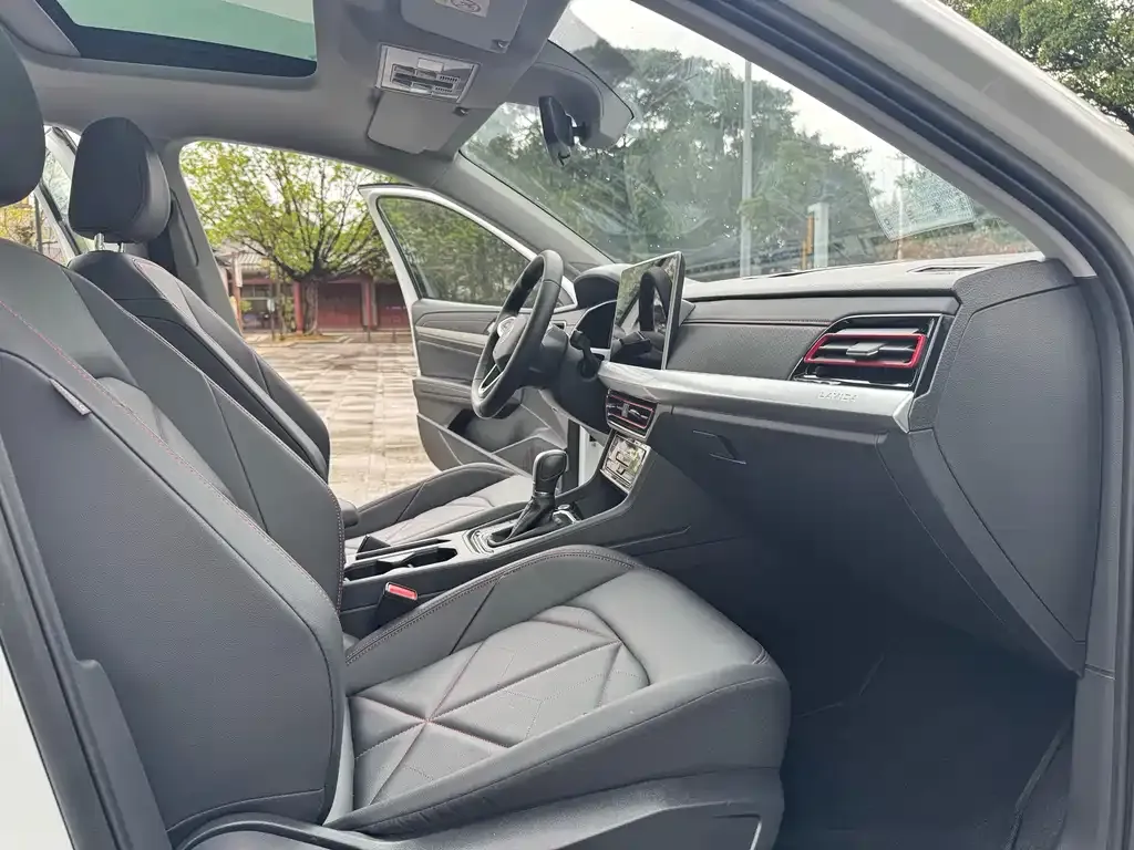 Volkswagen Lavida 2024 из CN, фото 4