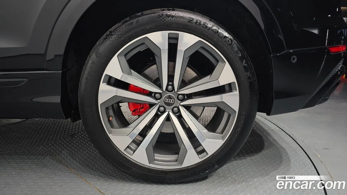 Audi Q8 2023 из KR, фото 2