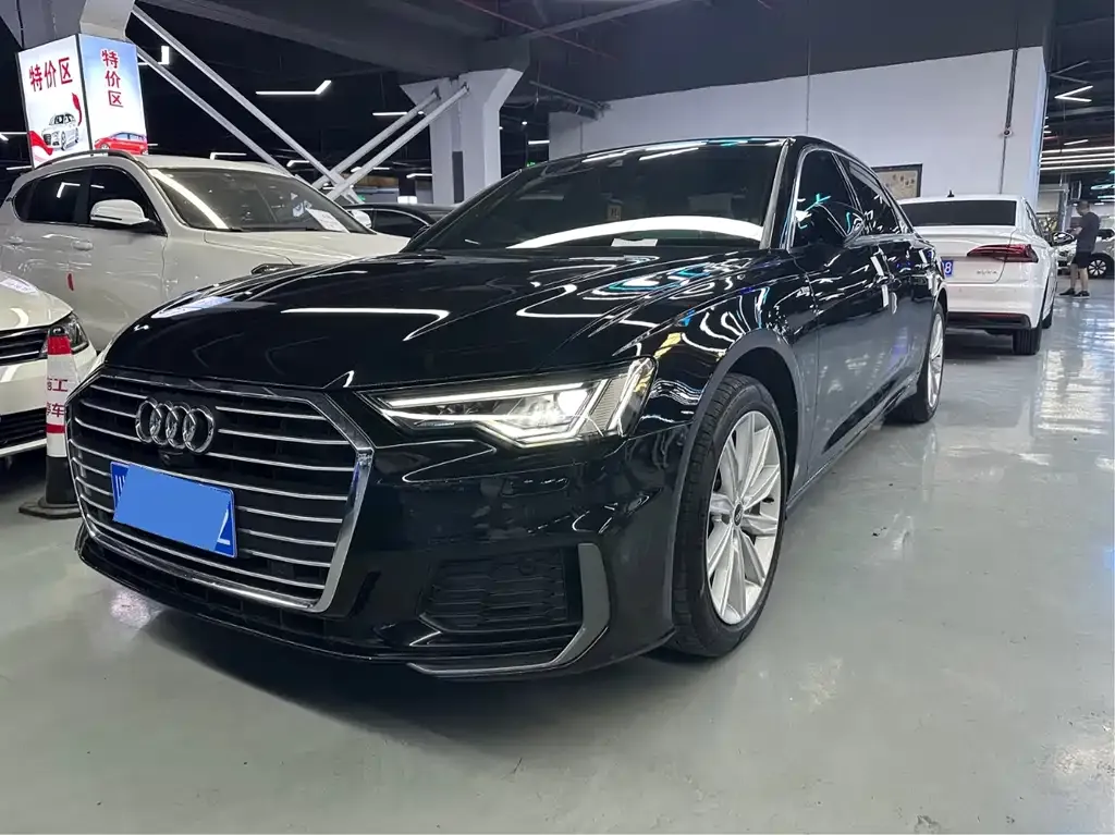 Audi A6L — фото 1