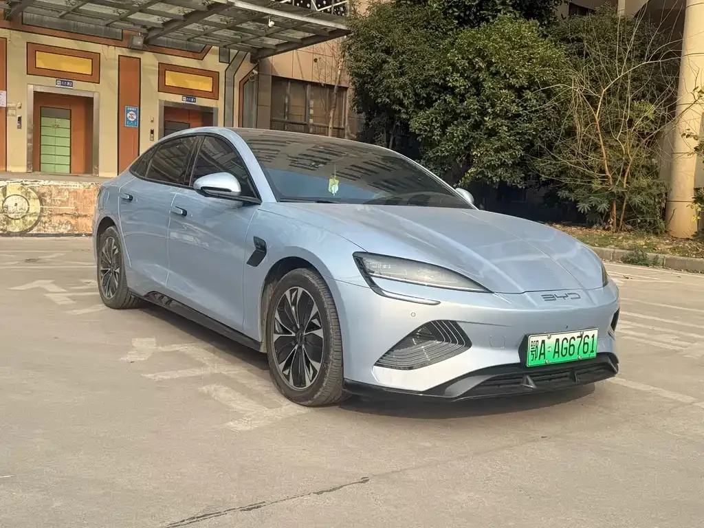 BYD Seal — фото 8