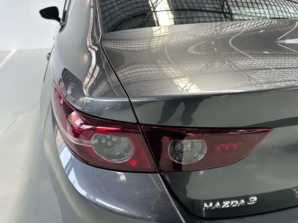 Mazda 3 Axela — фото 10