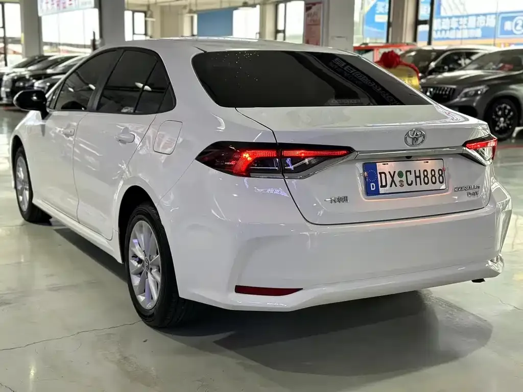 Toyota Corolla 2023 из CN, фото 3