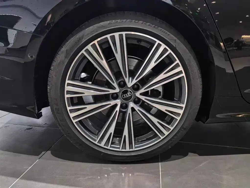 Audi A6L 2025 из CN, фото 6