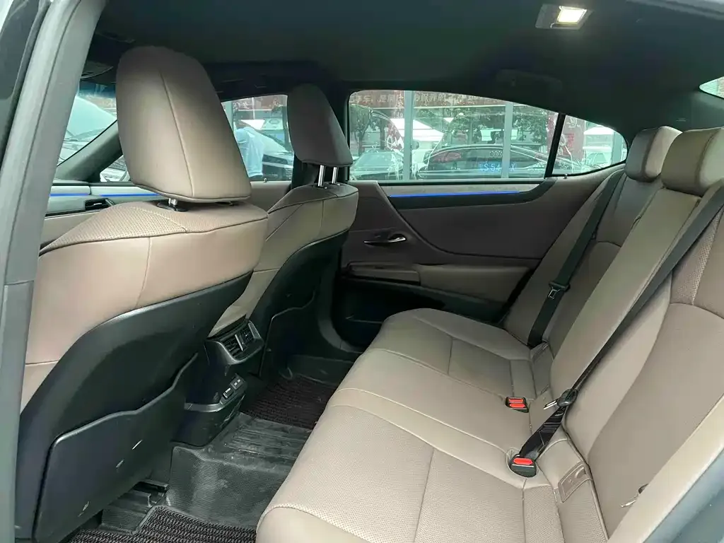 Lexus ES 2025 из CN, фото 2
