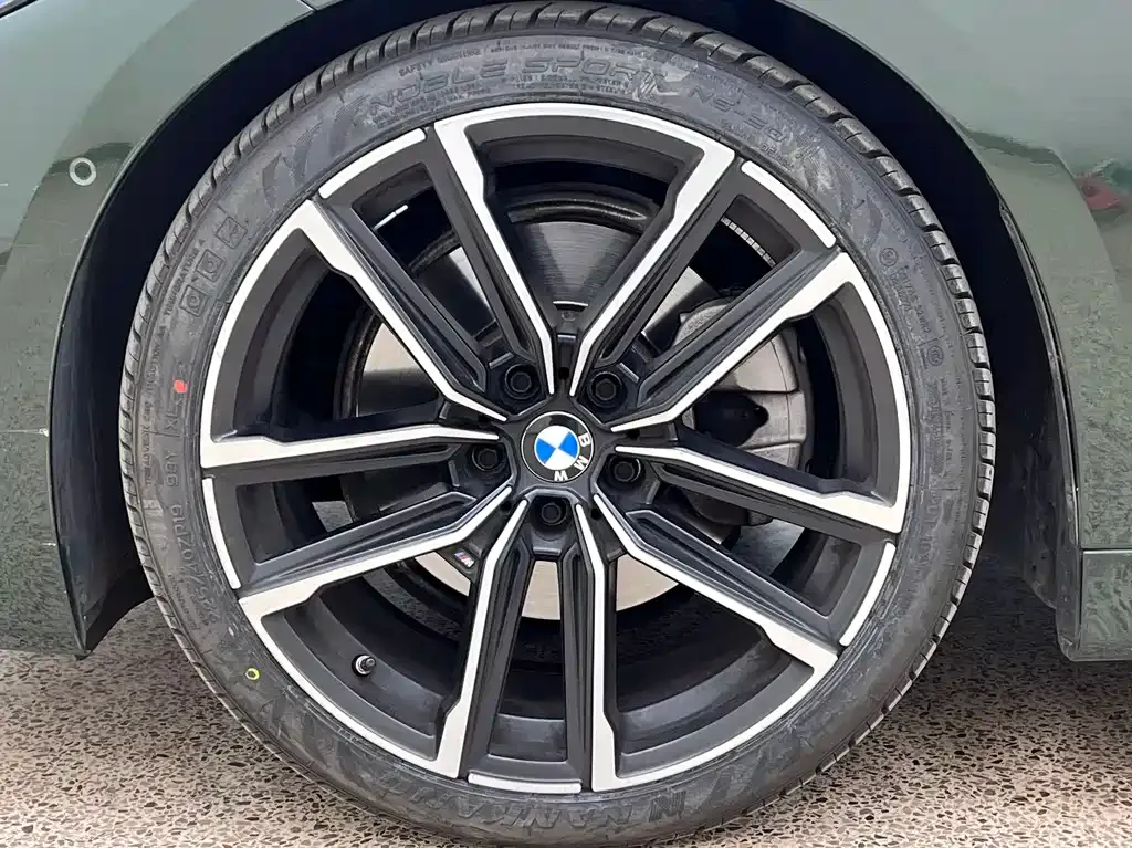 BMW 4 Series 2023 из CN, фото 10