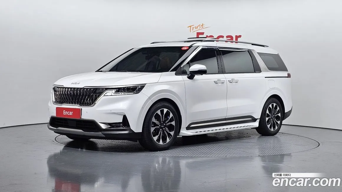 Kia Carnival — фото 1