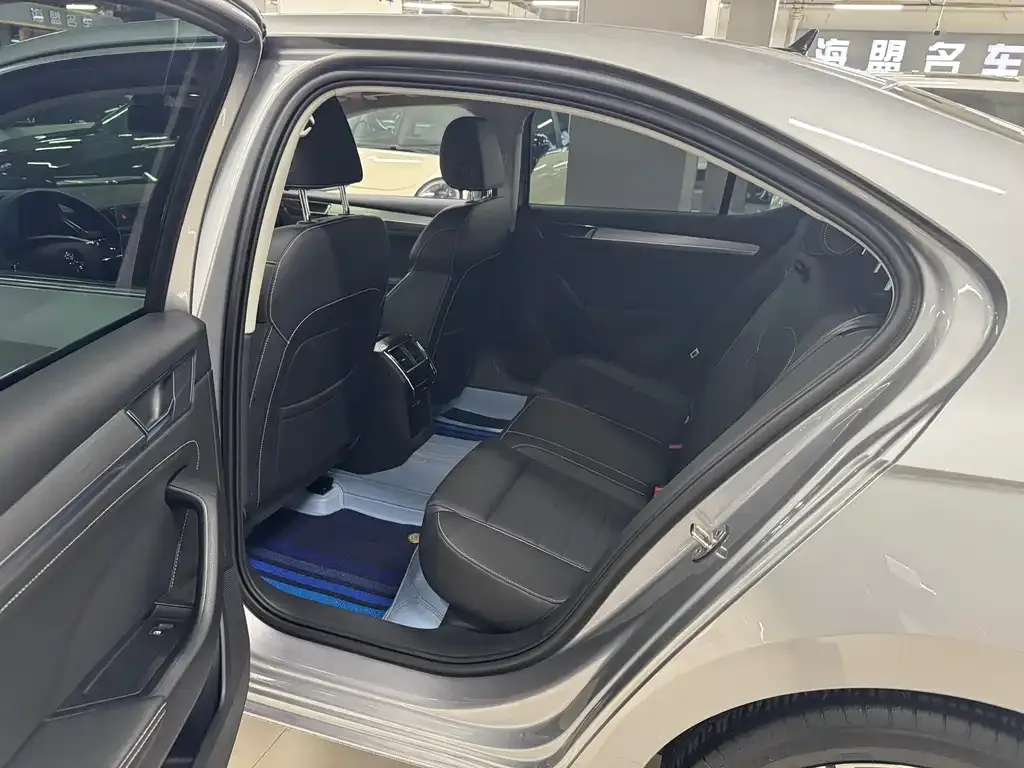 Skoda Superb 2024 из CN, фото 3