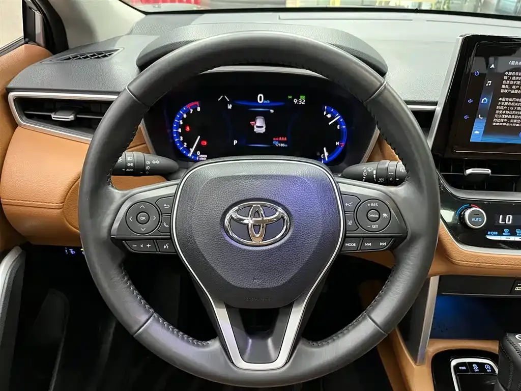 Toyota Corolla Cross — фото 3