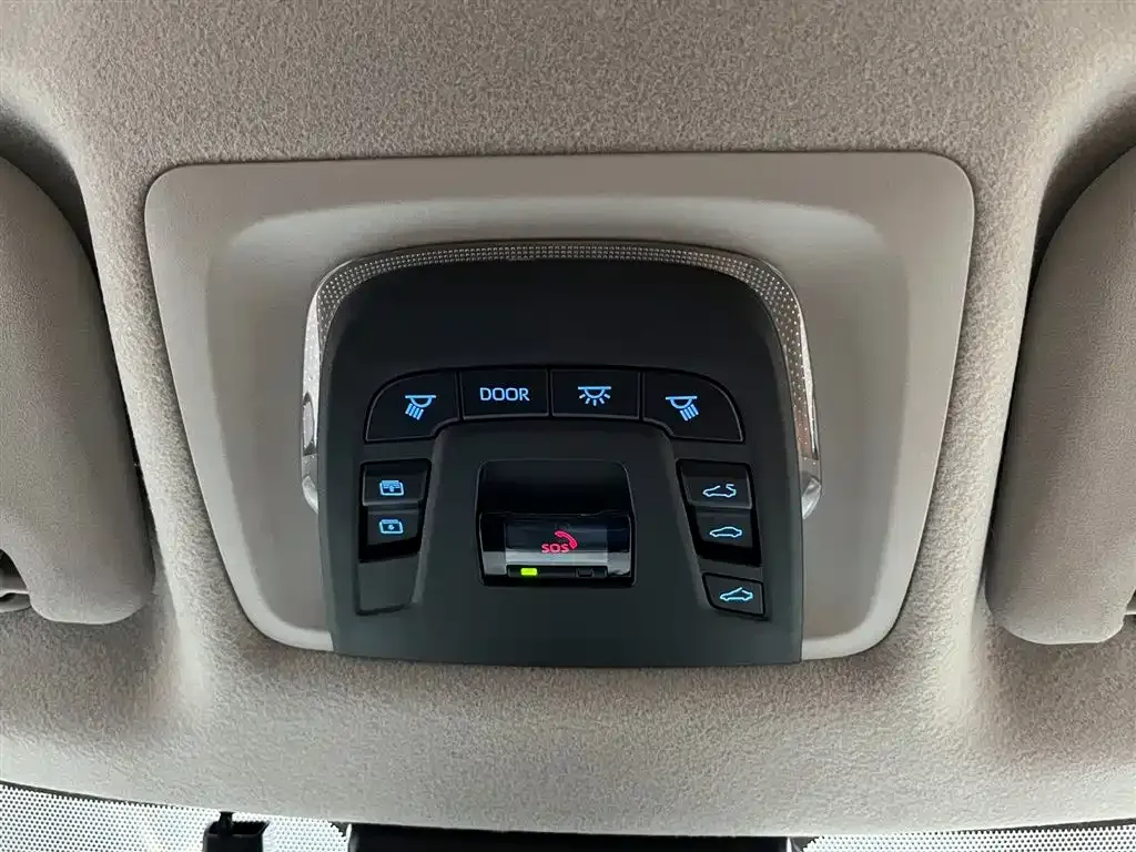 Toyota Corolla Cross — фото 9