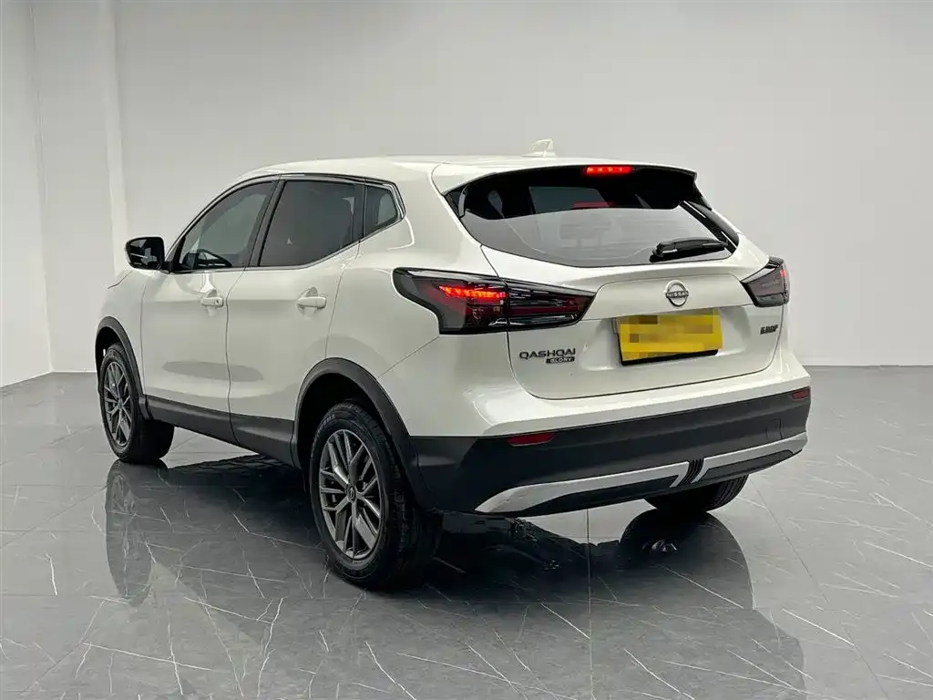 Nissan Qashqai — фото 10