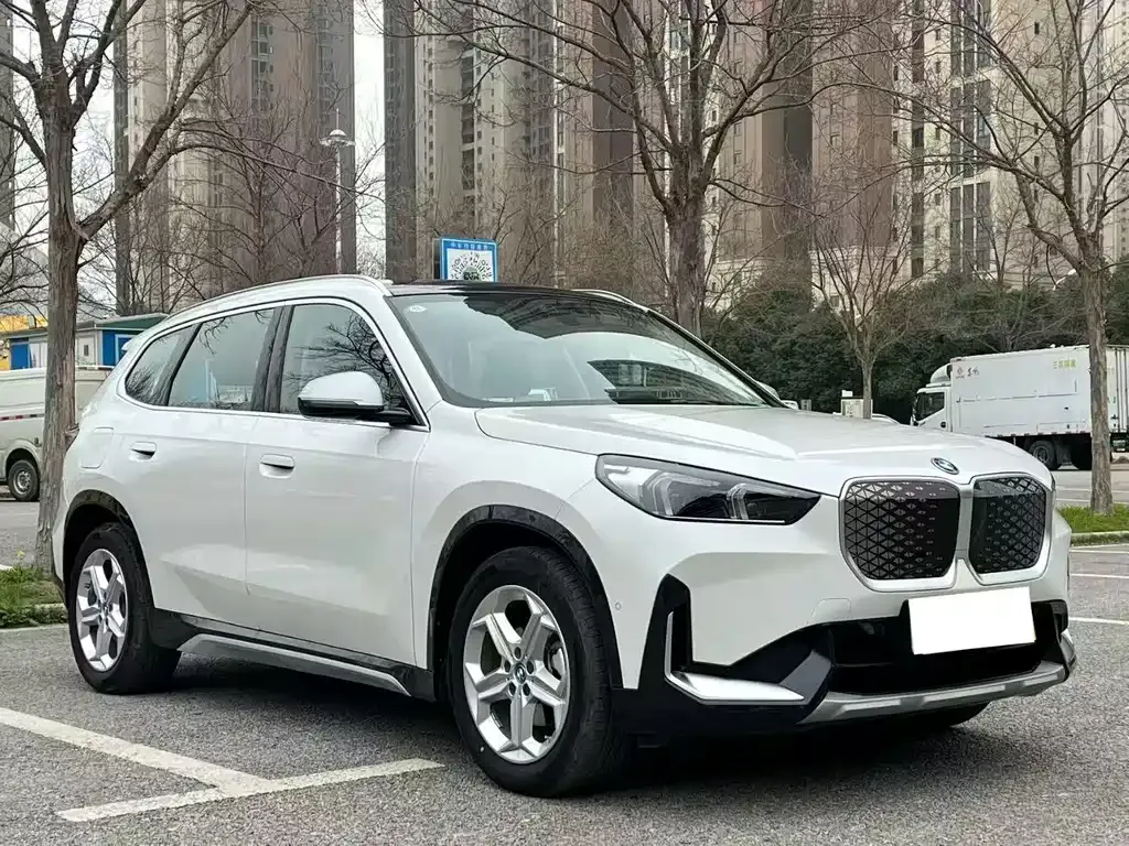 BMW iX1 2025 из CN, фото 4