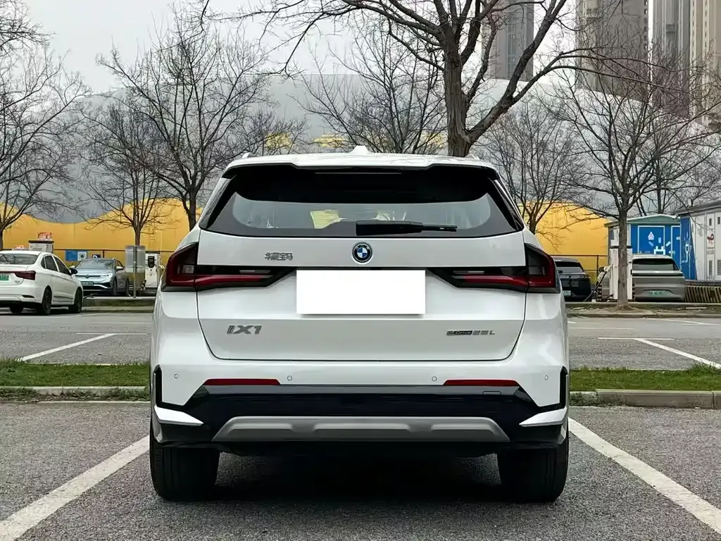 BMW iX1 2025 из CN, фото 7