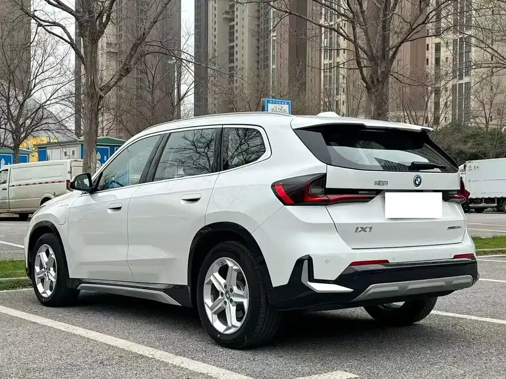 BMW iX1 2025 из CN, фото 9