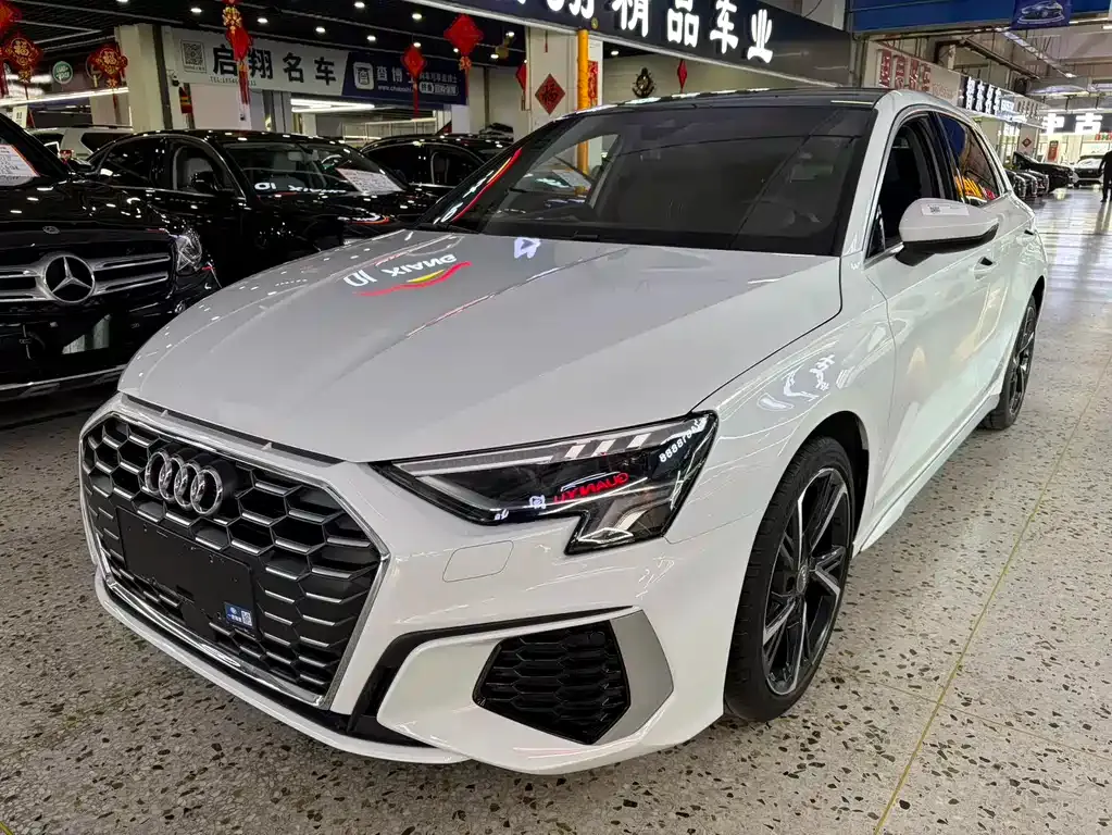 Audi A3 — фото 1