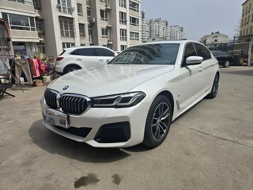 BMW 5 Series — фото 1