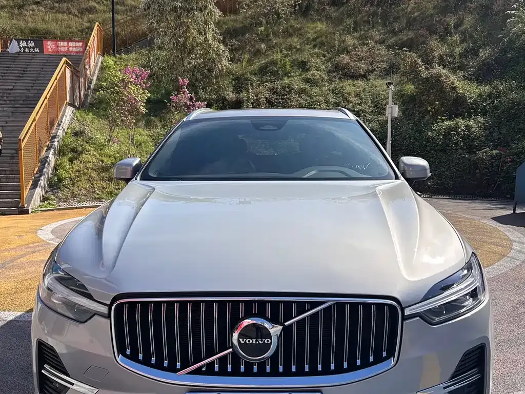 Volvo XC60 2022 из CN, фото 1