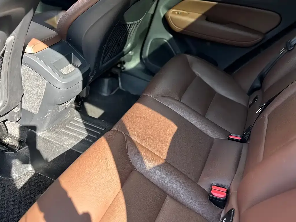 Volvo XC60 2022 из CN, фото 4