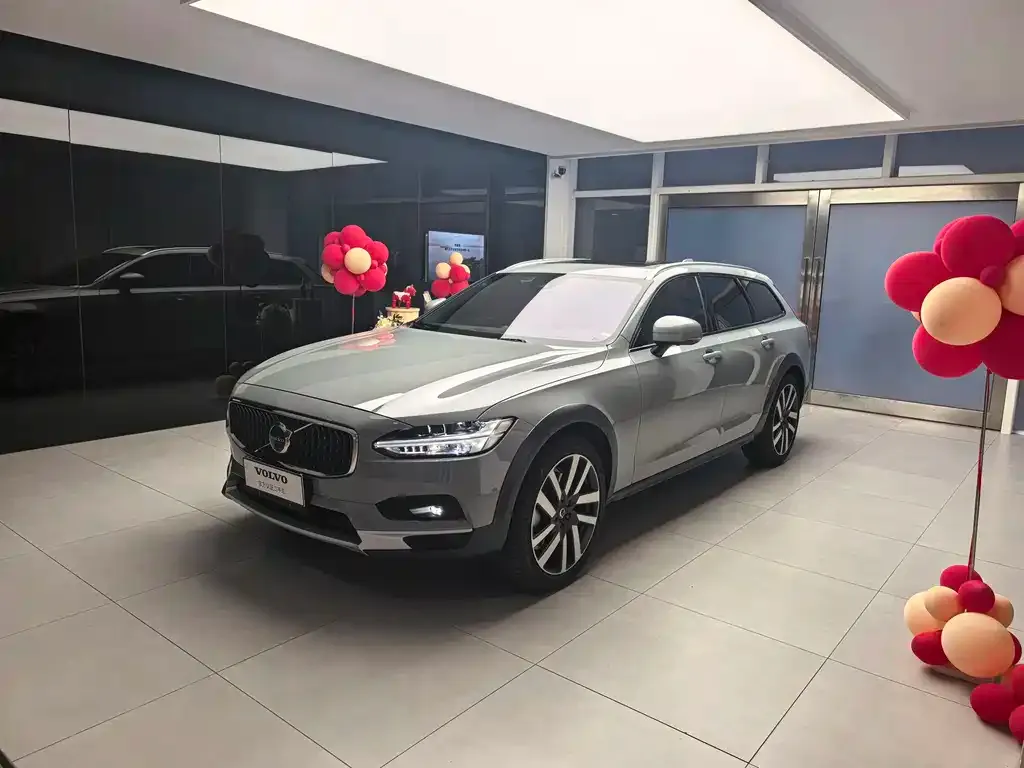 Volvo V90 — фото 1