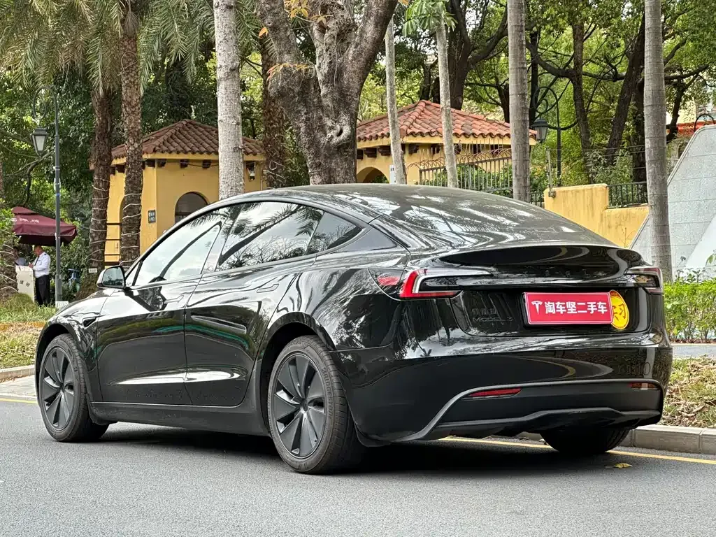 Tesla Model 3 — фото 8