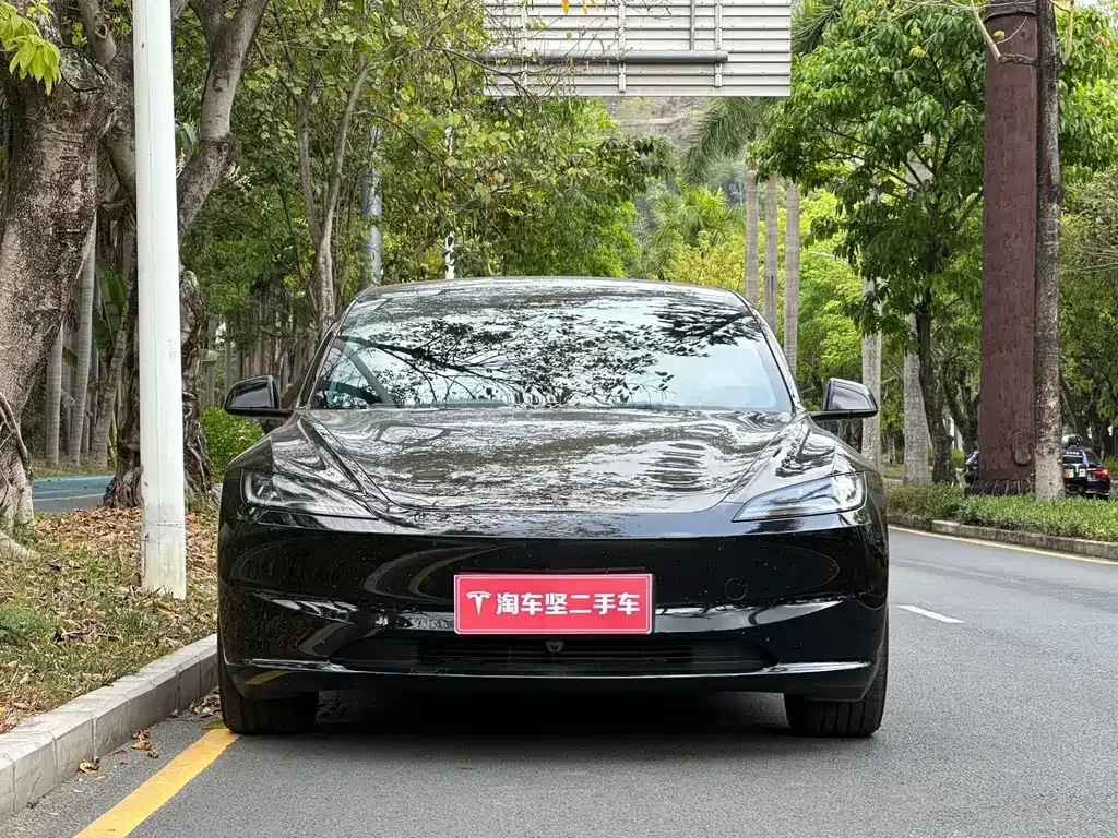 Tesla Model 3 — фото 7