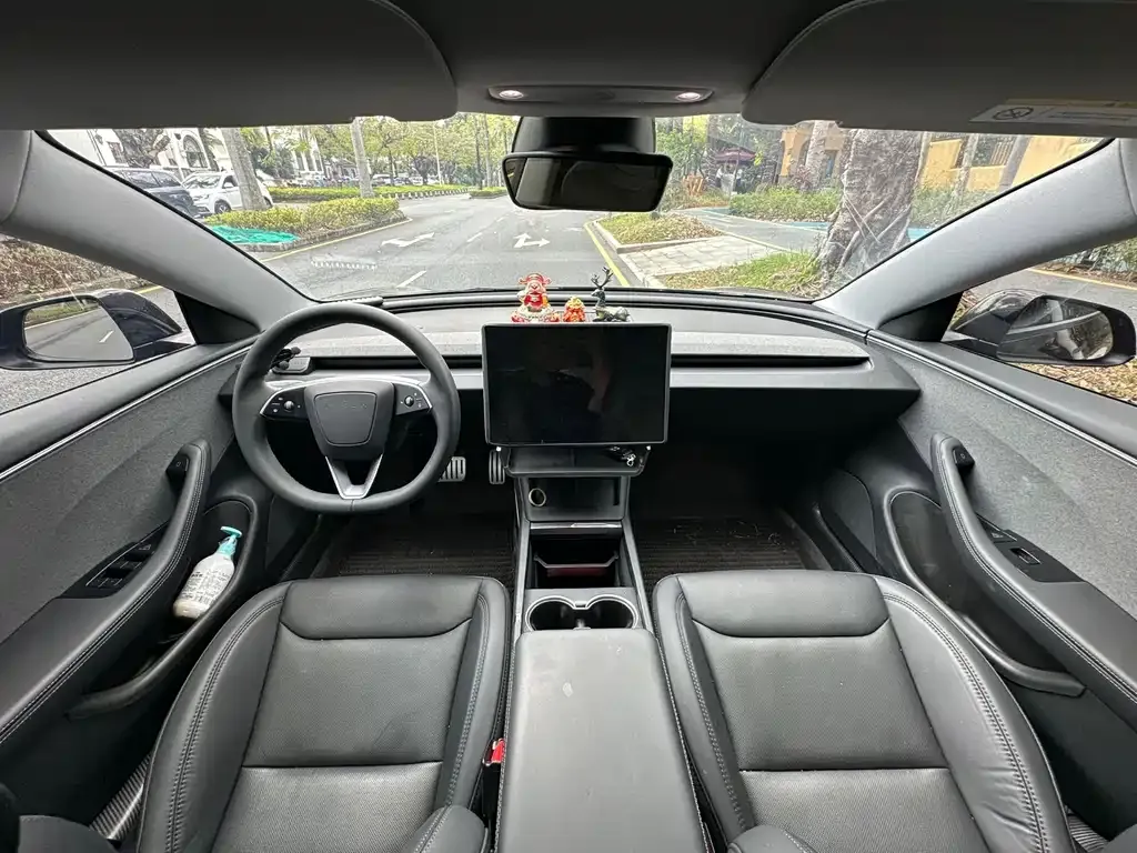 Tesla Model 3 — фото 3