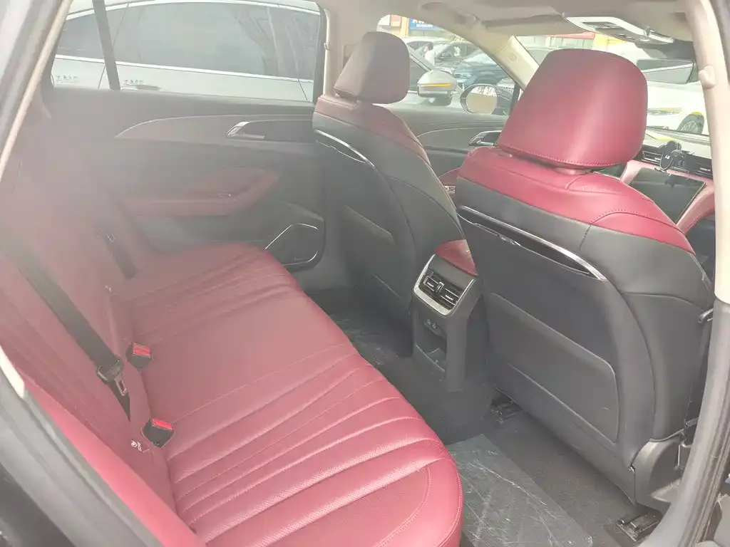 Hongqi H5 2025 из CN, фото 2